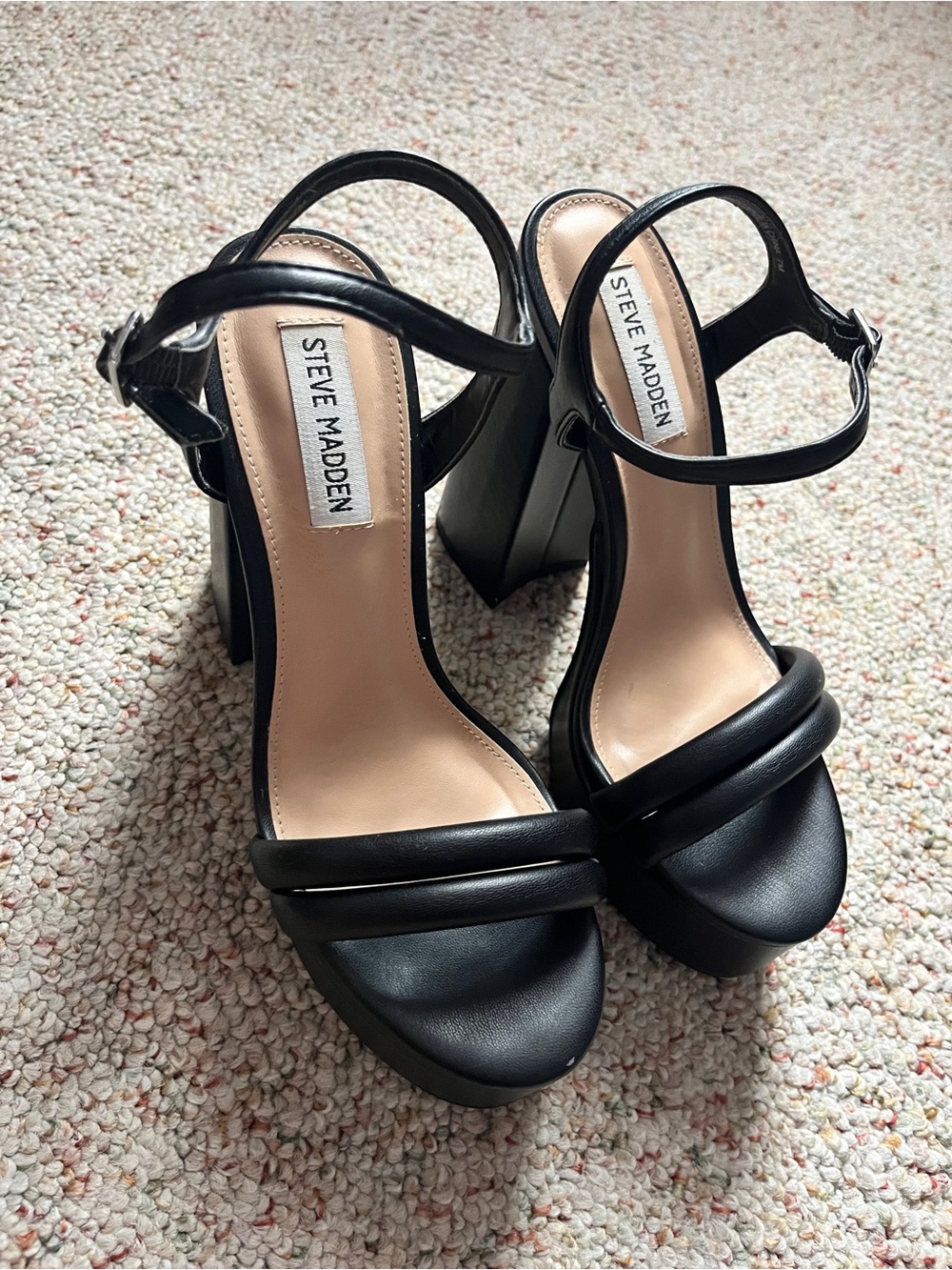 Steve Madden Black Plaform High Heels